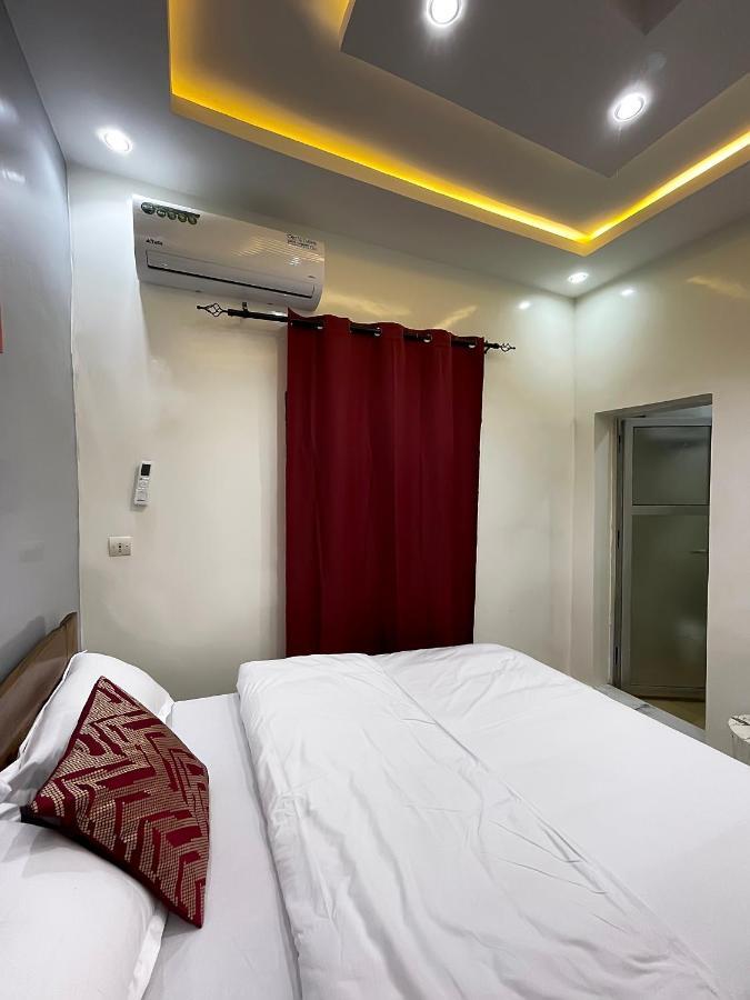 Villa Adja Nafy A Saly Gandigal Exteriör bild