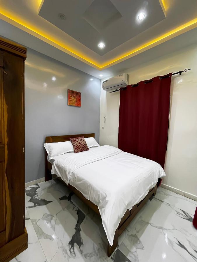 Villa Adja Nafy A Saly Gandigal Exteriör bild