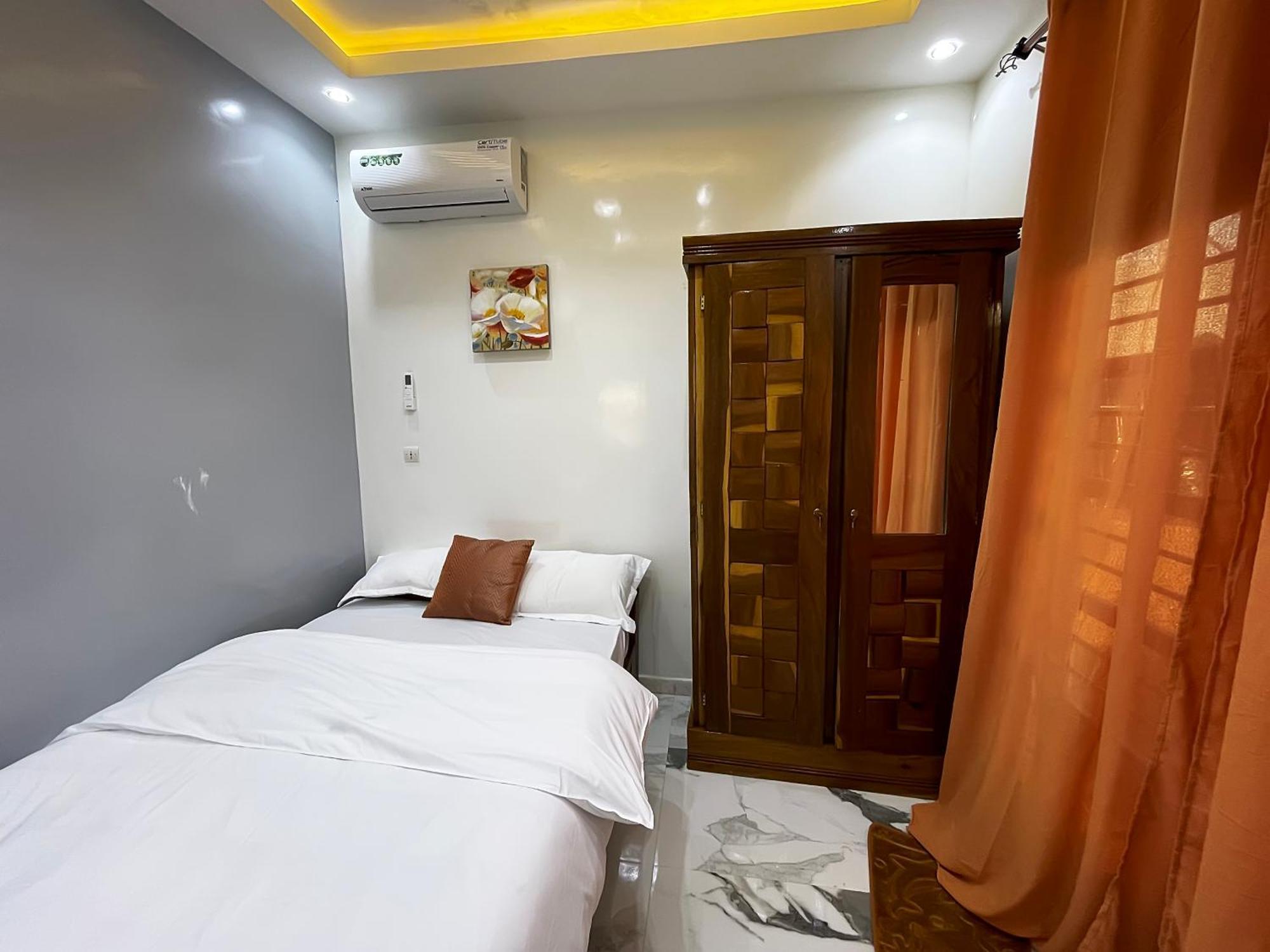 Villa Adja Nafy A Saly Gandigal Exteriör bild